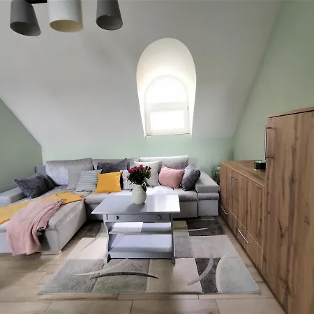 Szoemoerce Vendeghaz Дом отдыха *