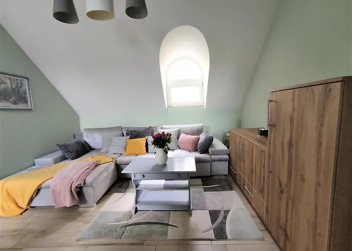 Szoemoerce Vendeghaz Semesterbostad *