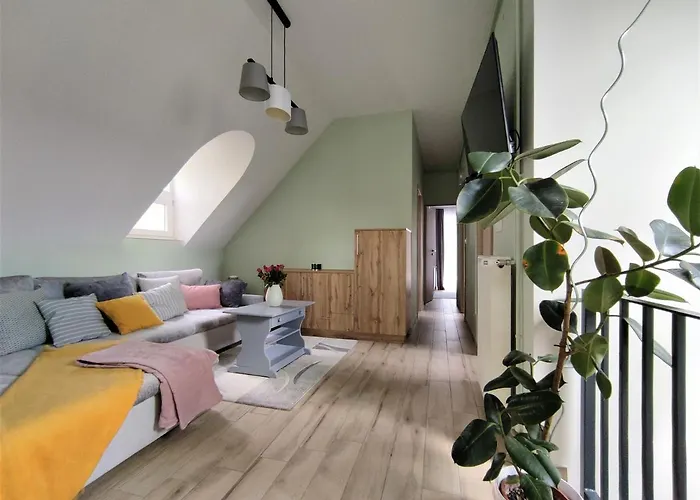 Szoemoerce Vendeghaz *